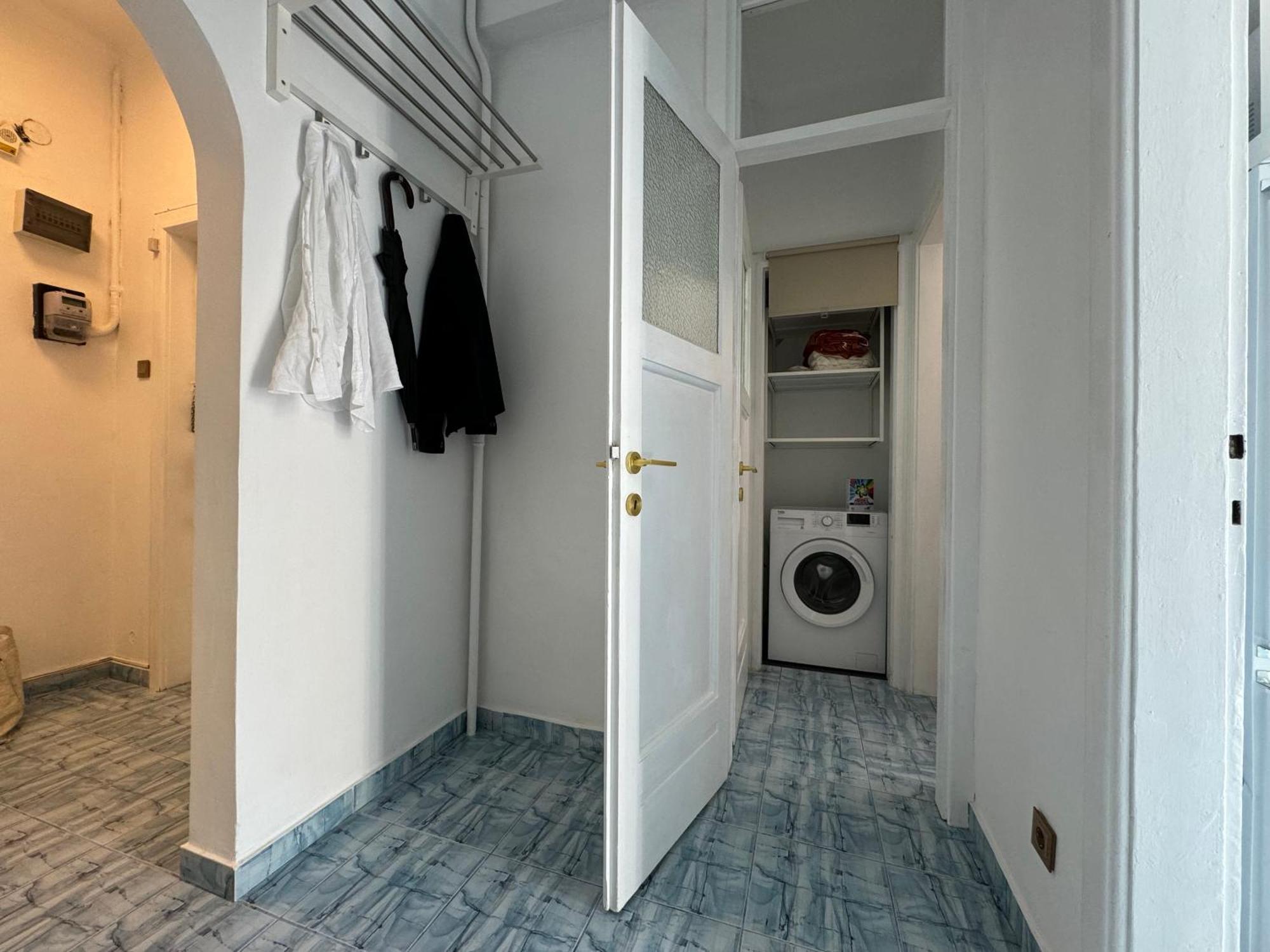 Airy & Beautiful Downtown Apartment Bucarest Esterno foto